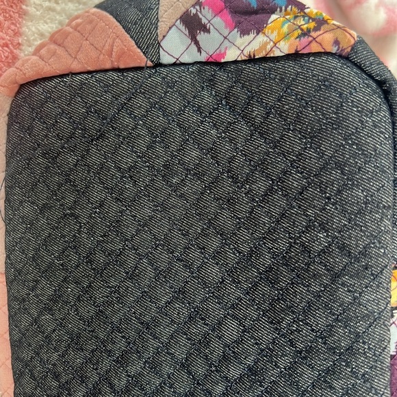 BEAUTIFUL QUILTED PATTERN VERA BRADLEY LARGE ZIPPERED TOTE - Picture 9 of 12